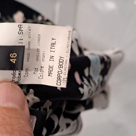 Roberto Cavalli dress size 46 Italian. Black floral print. - Picture 4 of 5